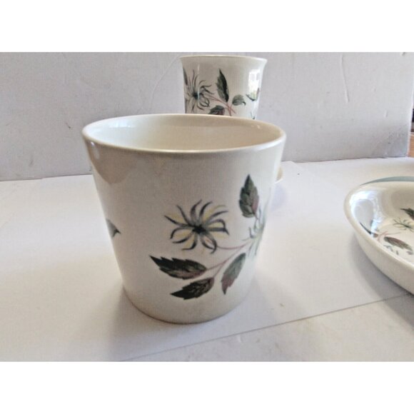Vintage Wedgwood Bone China Dinner and Tea Items Lot 4 pieces- Penshurst - Picture 8 of 16